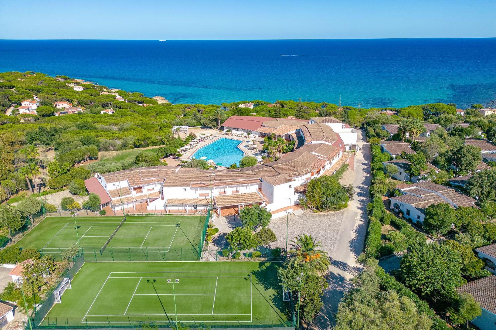 Alba Dorata Resort Cala Liberotto Bagian luar foto