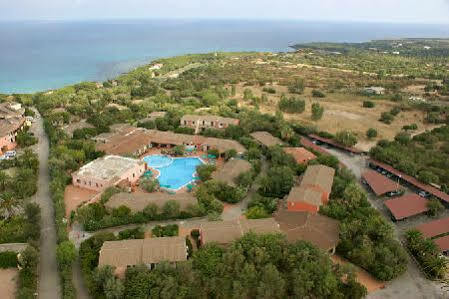 Alba Dorata Resort Cala Liberotto Bagian luar foto